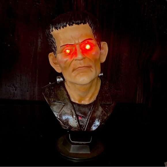 Frankenstein Bust Light Up Halloween Decor - Picture 12 of 14